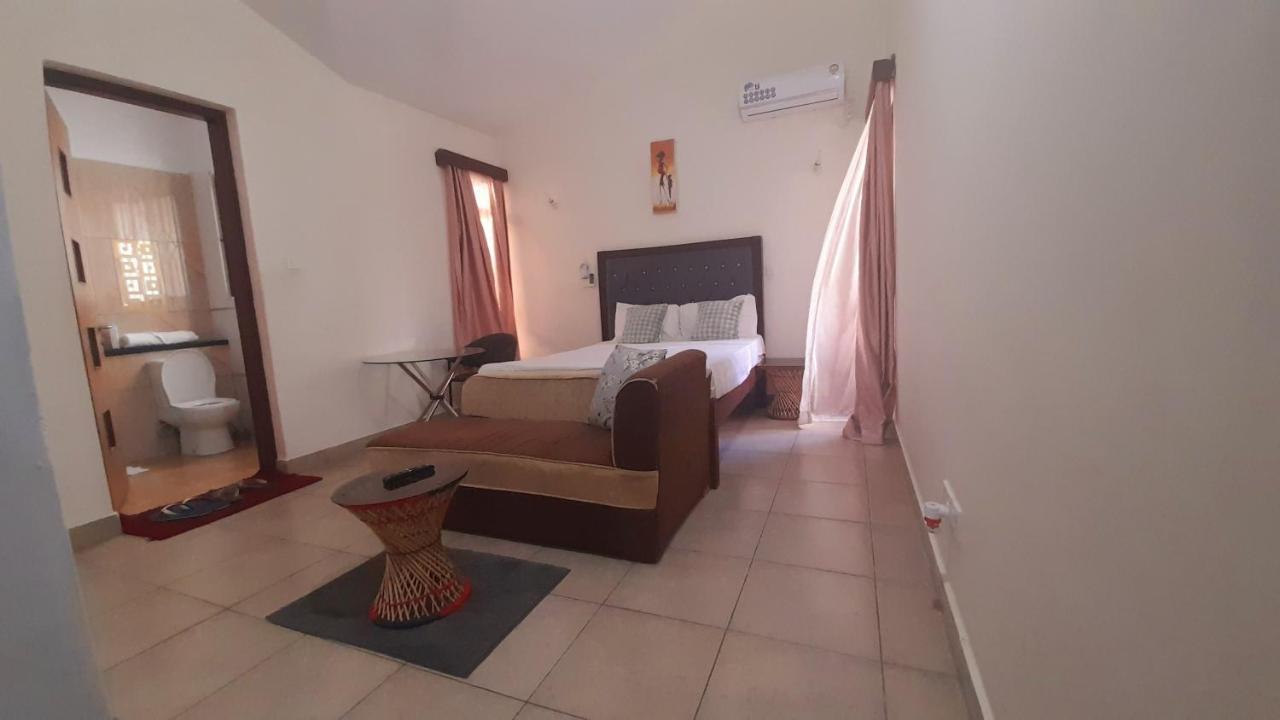 Ary Homestay Nyali- A Walk Away From City Mall Mombasa Ngoại thất bức ảnh