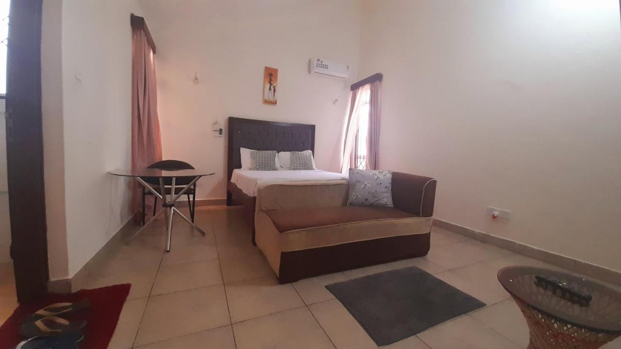 Ary Homestay Nyali- A Walk Away From City Mall Mombasa Ngoại thất bức ảnh