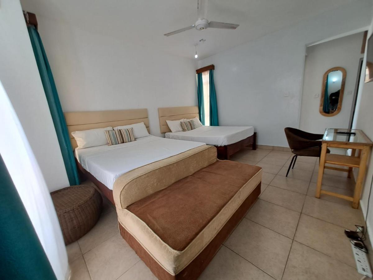 Ary Homestay Nyali- A Walk Away From City Mall Mombasa Ngoại thất bức ảnh