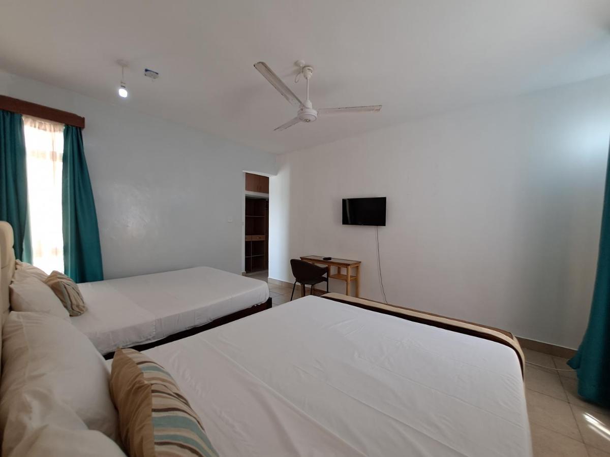 Ary Homestay Nyali- A Walk Away From City Mall Mombasa Ngoại thất bức ảnh