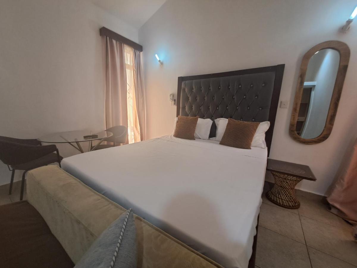 Ary Homestay Nyali- A Walk Away From City Mall Mombasa Ngoại thất bức ảnh